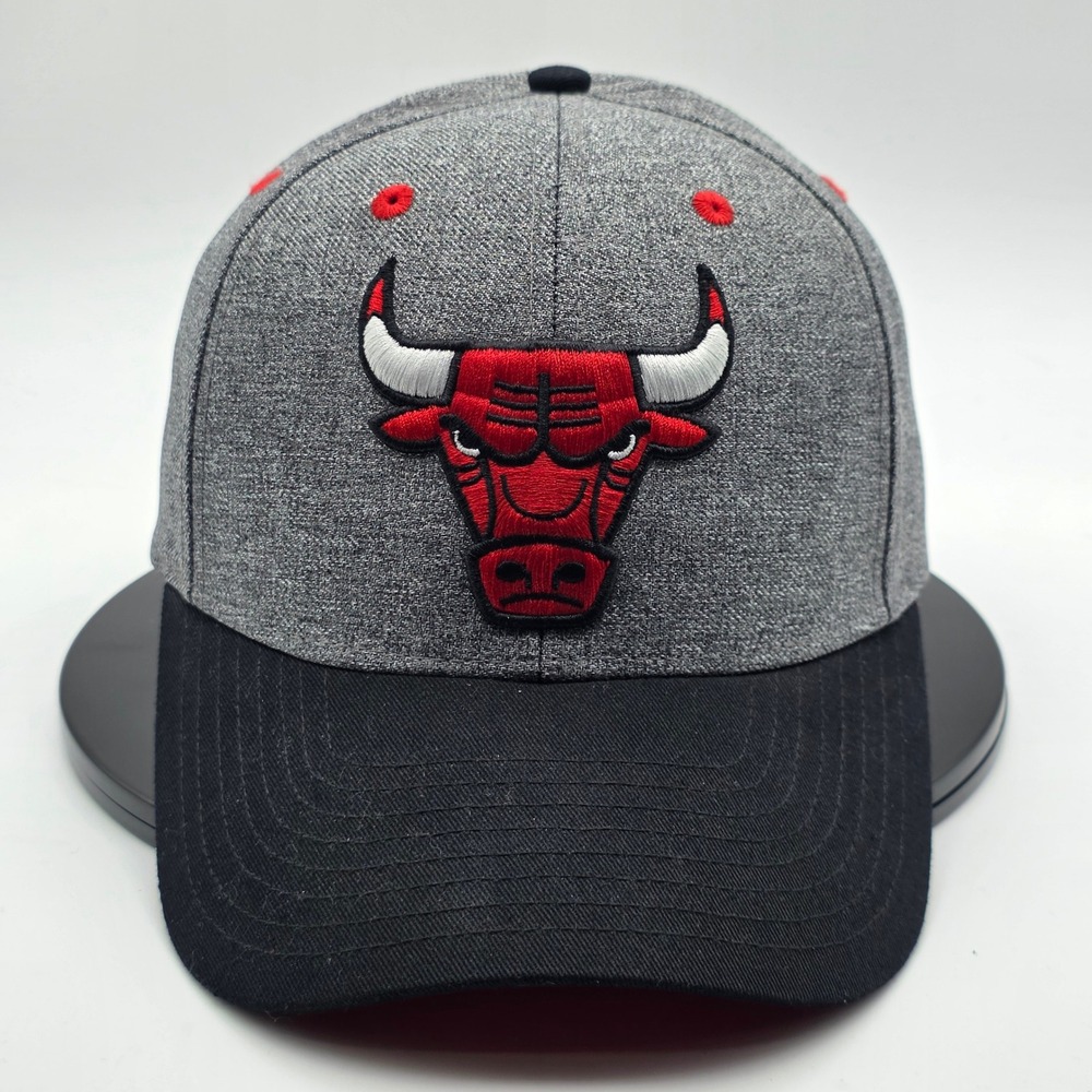 NBA Chicago Bulls Hat OS Grey Black Mens Snapback Cotton Embroidered Logo Cap
